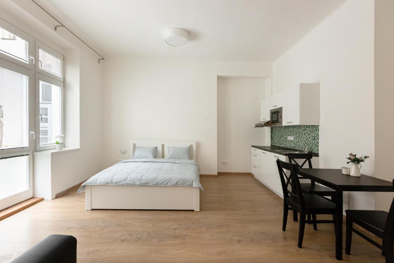 Cozy Studio In Quiet Courtyard Near Charles Bridge — Photos 1